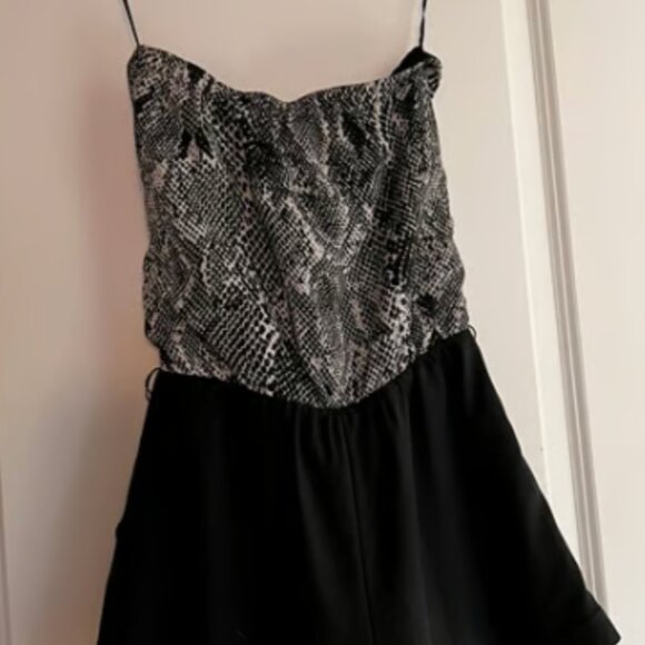 Express Strapless Printed Romper – XS (Fits Like Small) - Picture 2 of 4